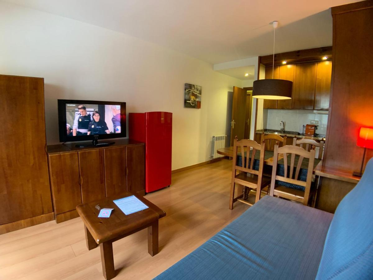 Apartamentos Los Lagos Benasque Exterior photo