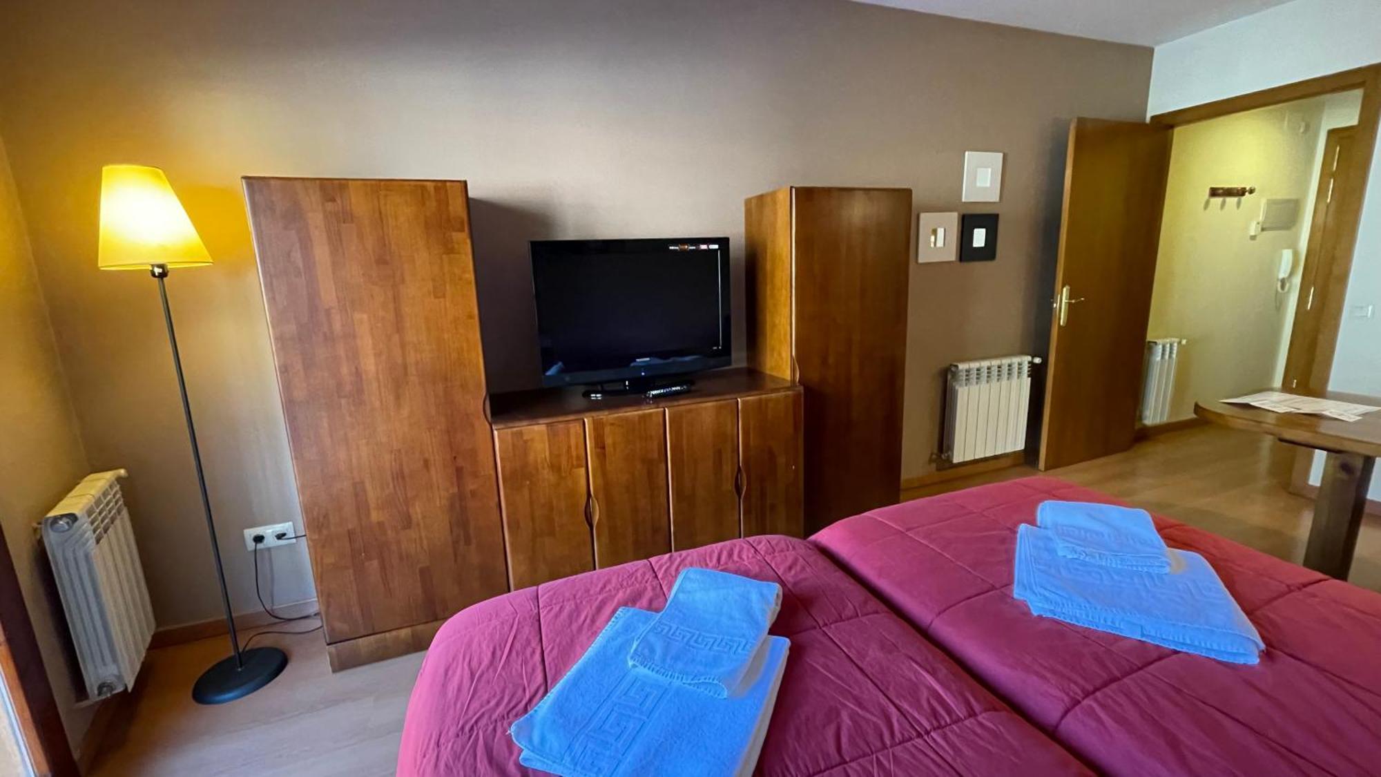 Apartamentos Los Lagos Benasque Exterior photo