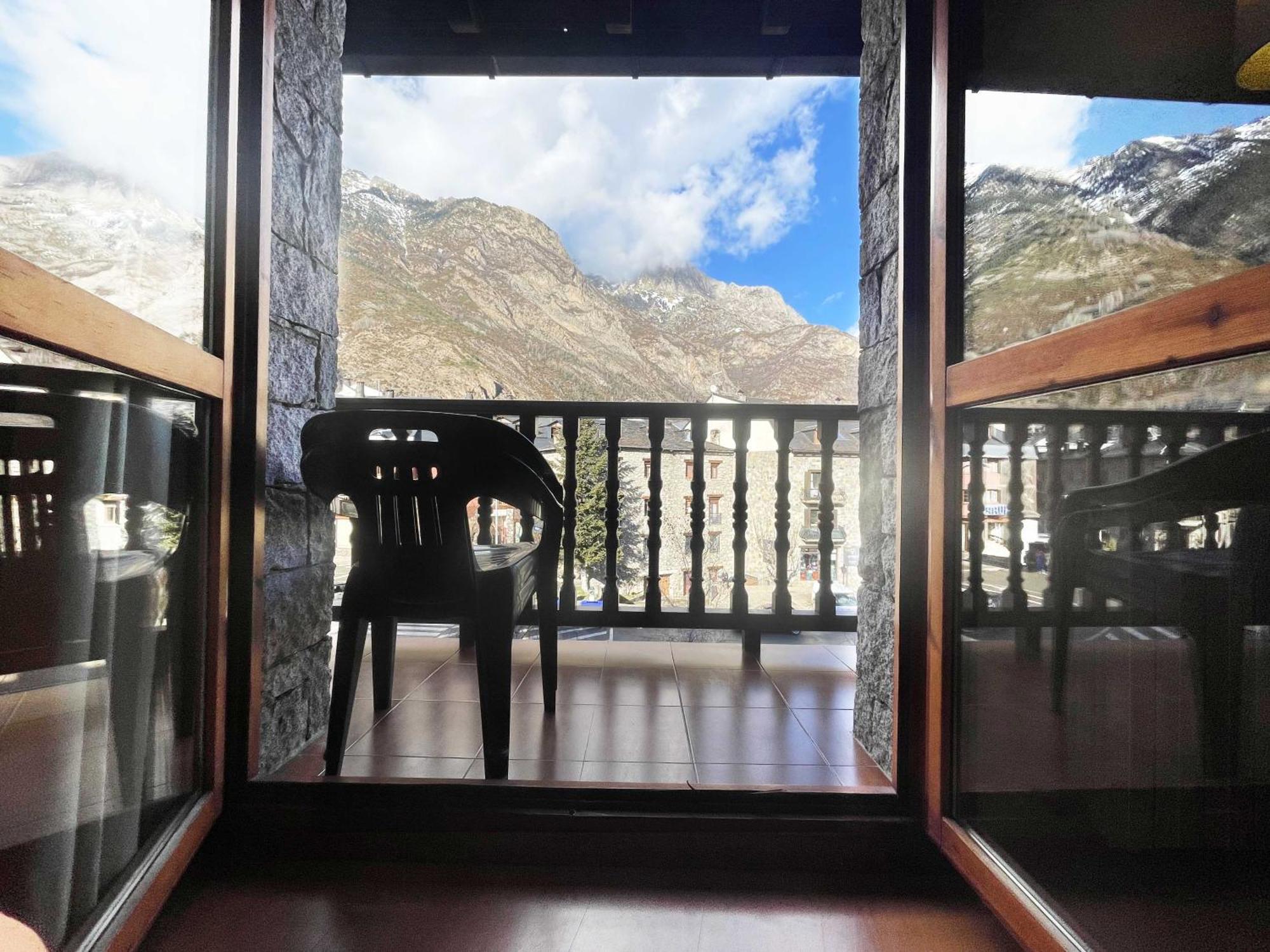 Apartamentos Los Lagos Benasque Exterior photo